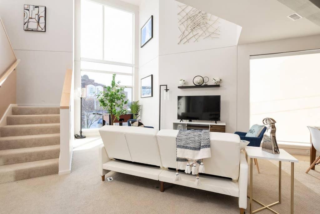 Two Modern Penthouses On Mass By Cozysuites Indianapolis Luaran gambar