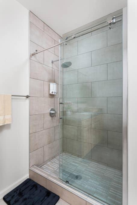 Two Modern Penthouses On Mass By Cozysuites Indianapolis Luaran gambar