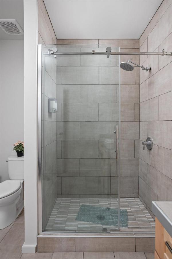 Two Modern Penthouses On Mass By Cozysuites Indianapolis Luaran gambar
